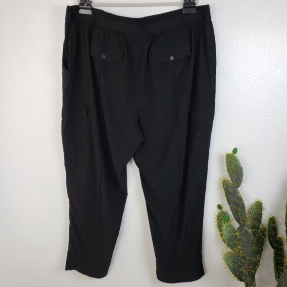 Athleta Vienna Cargo Pant Black size 26 Plus Featherweight Athleisure - Picture 9 of 13